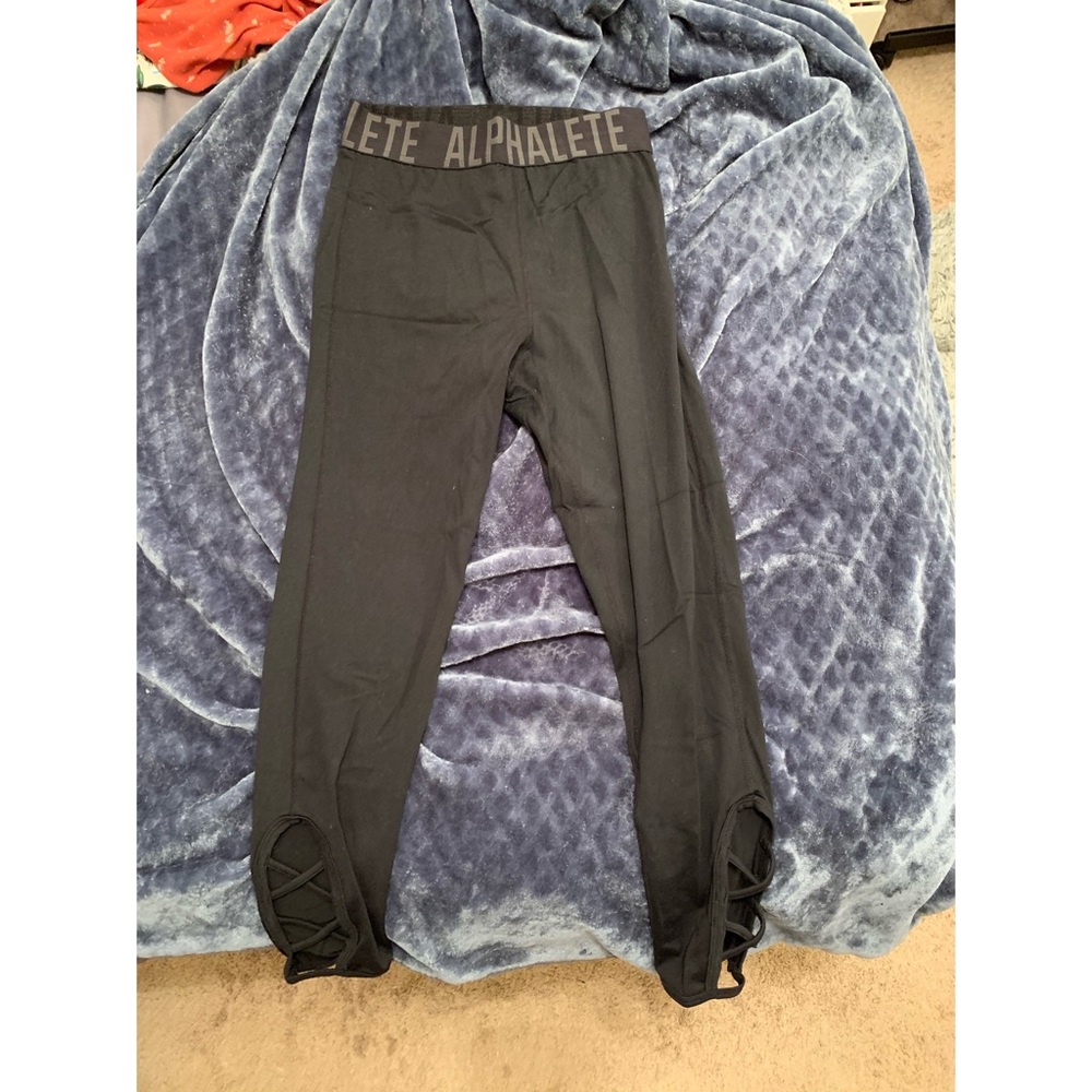 Alphalete leggings